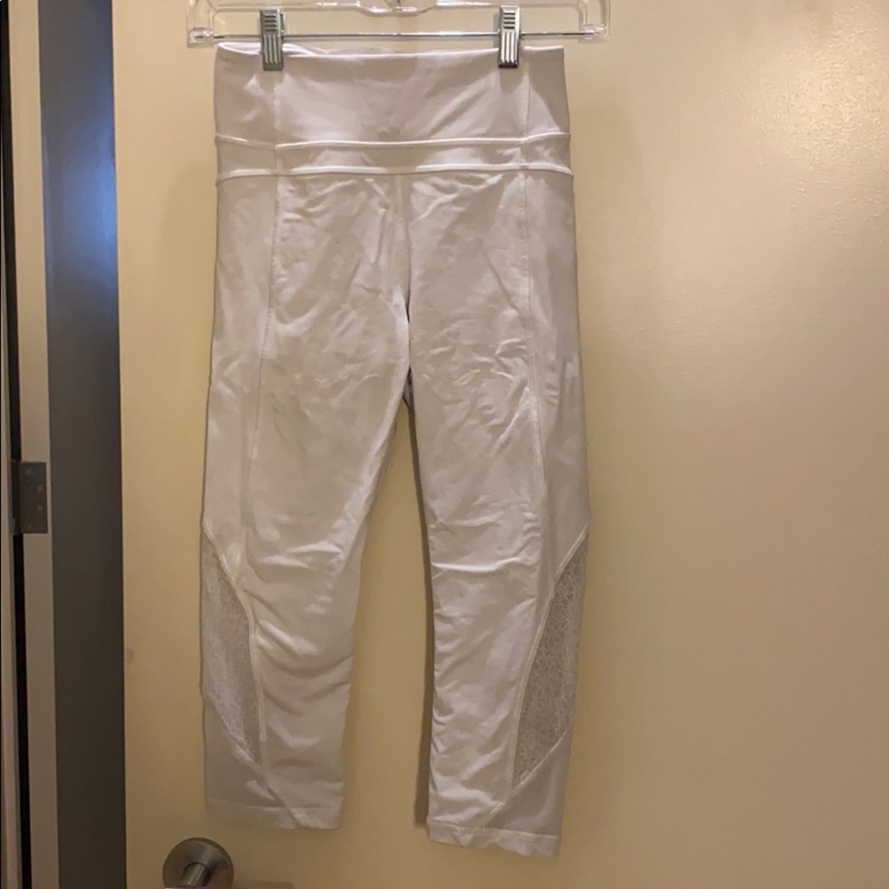 White crop legging